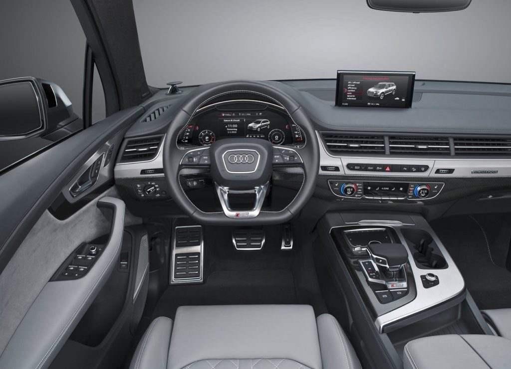 Audi SQ7 2017 (1)