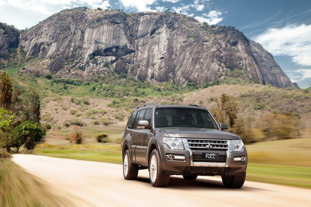 MITSUBISHI_PAJERO_FULL_2015