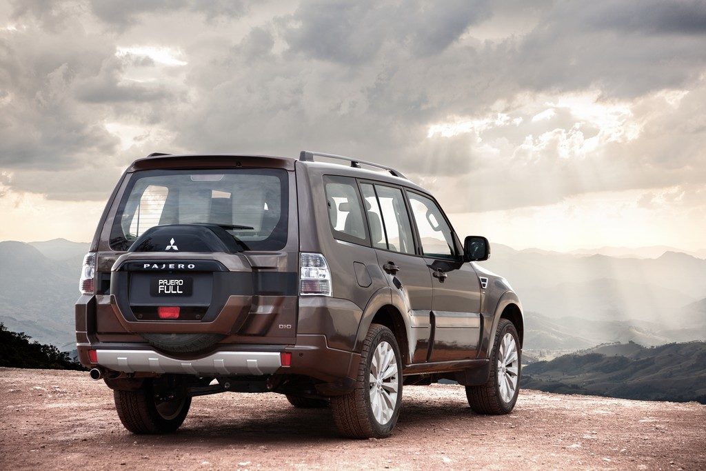 MITSUBISHI_PAJERO_FULL_2015_02