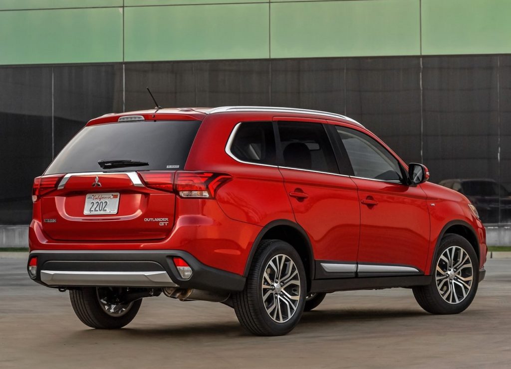 Mitsubishi Outlander 2016 (2)