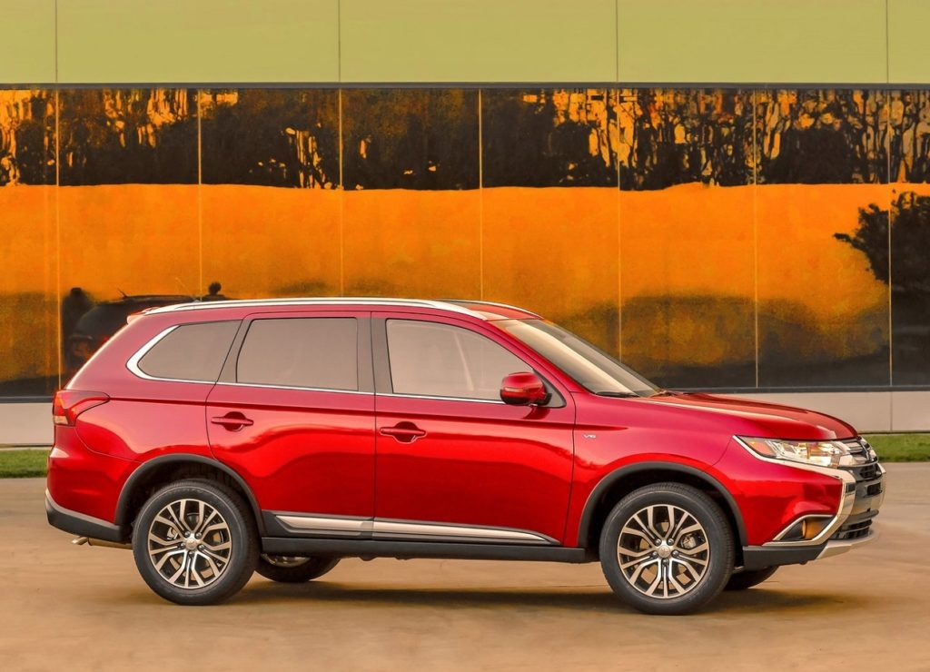 Mitsubishi Outlander 2016 (4)