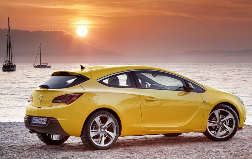 Opel Astra GTC 2012 (3)