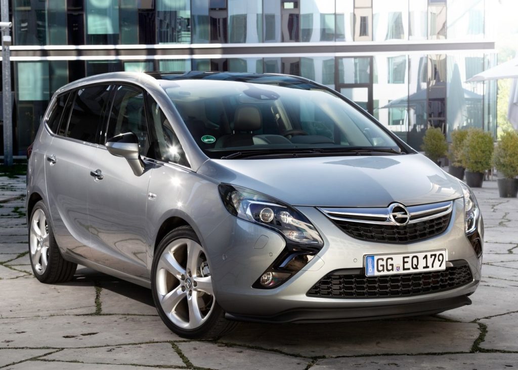 Opel Zafira Tourer 2012 (1)