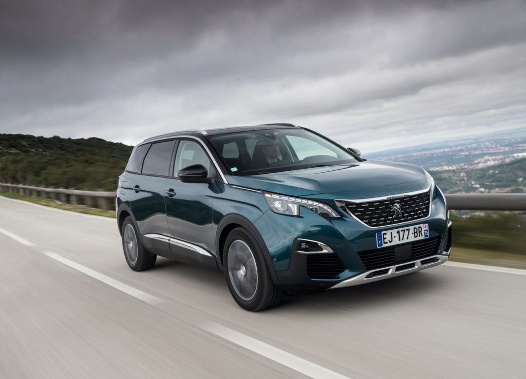 Peugeot-5008-2017