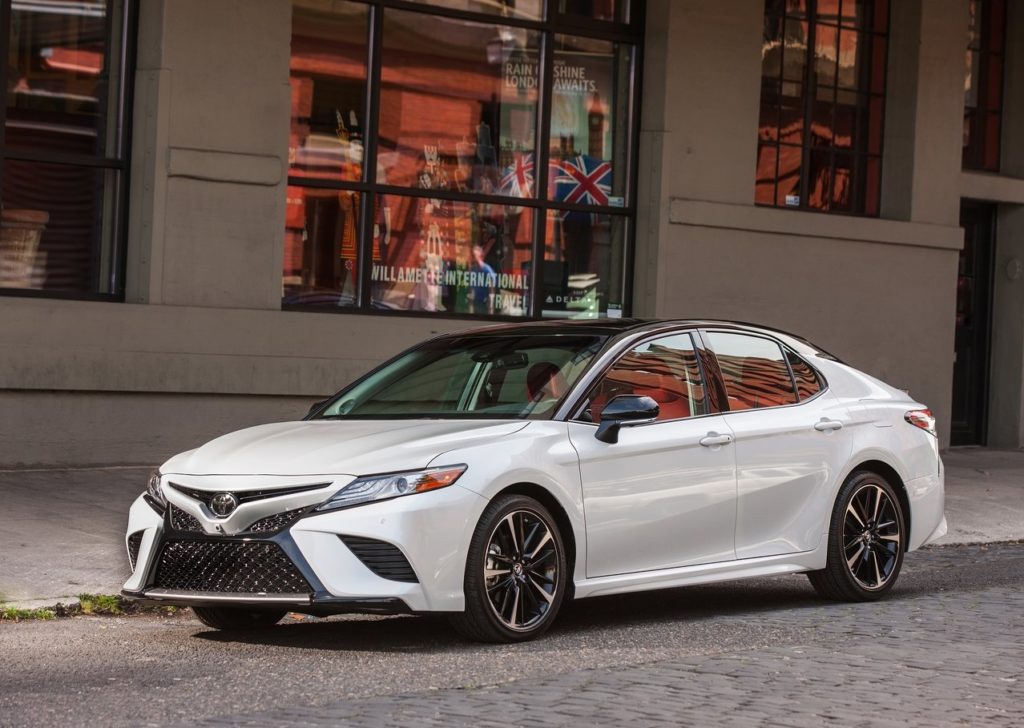 Toyota Camry (2)