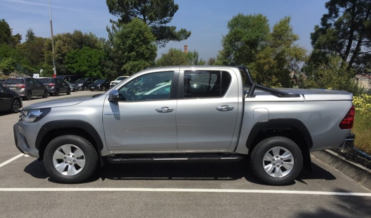 Toyota Hilux Invincible50