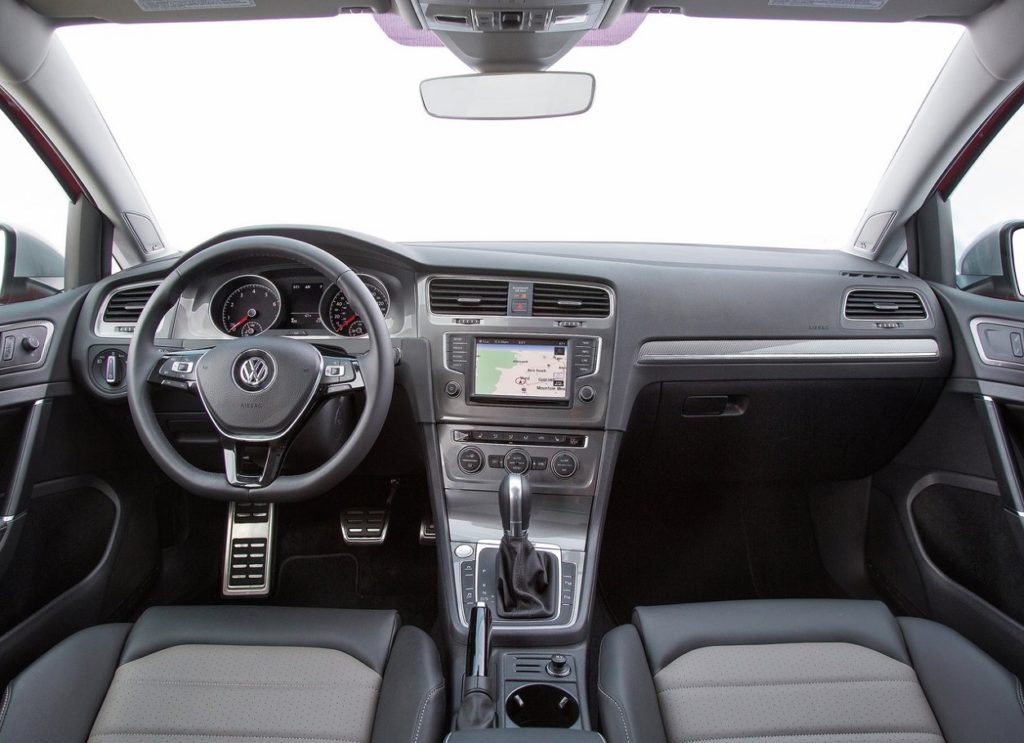 VW Golf Alltrack 2017 (1)