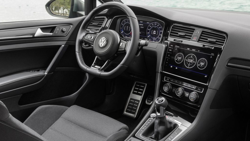 Golf R int.2