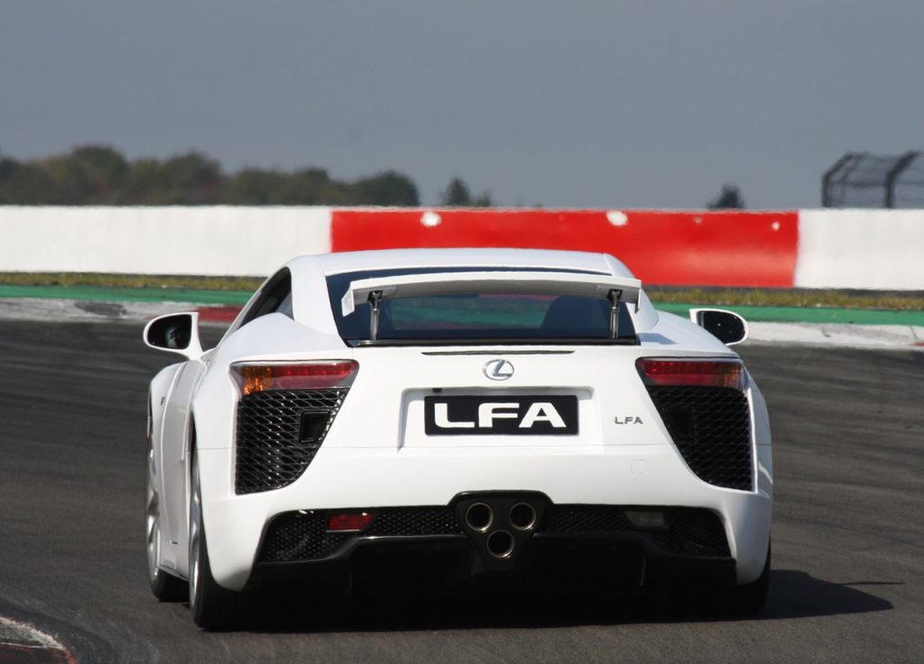 Lexus LFA 2011 (3)