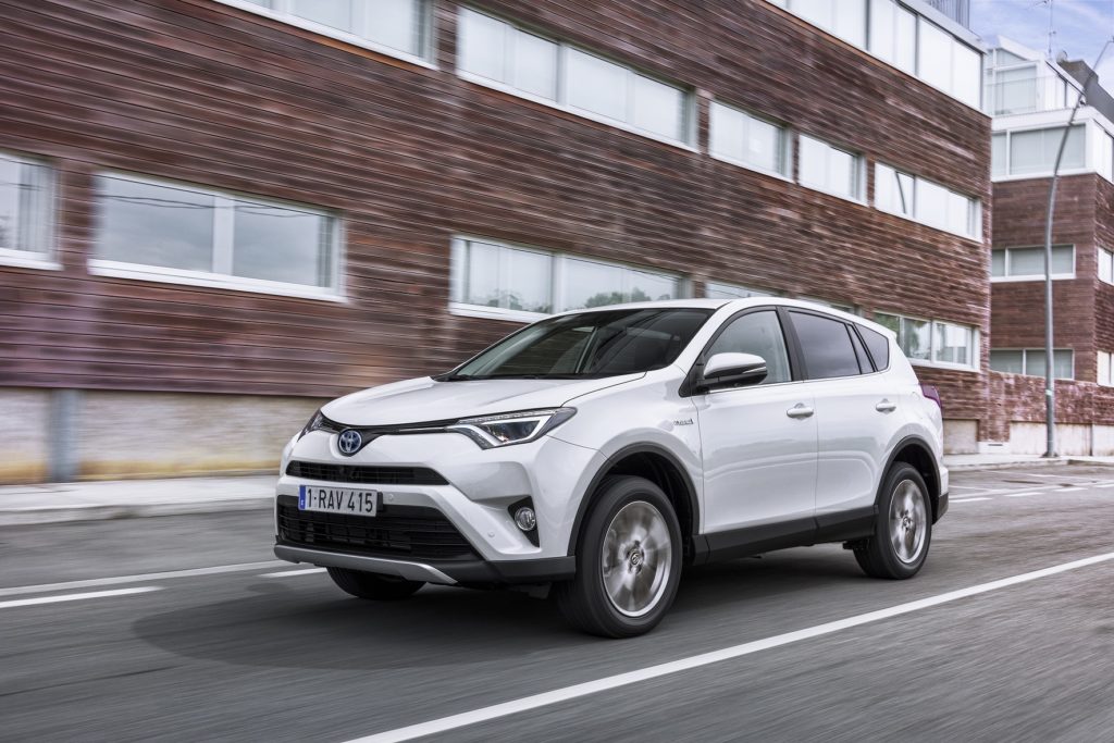 toyota-rav4-hybrid-pure-dark-8