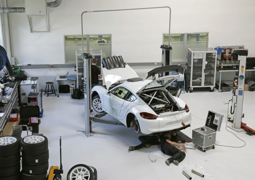 Porsche Cayman GT4