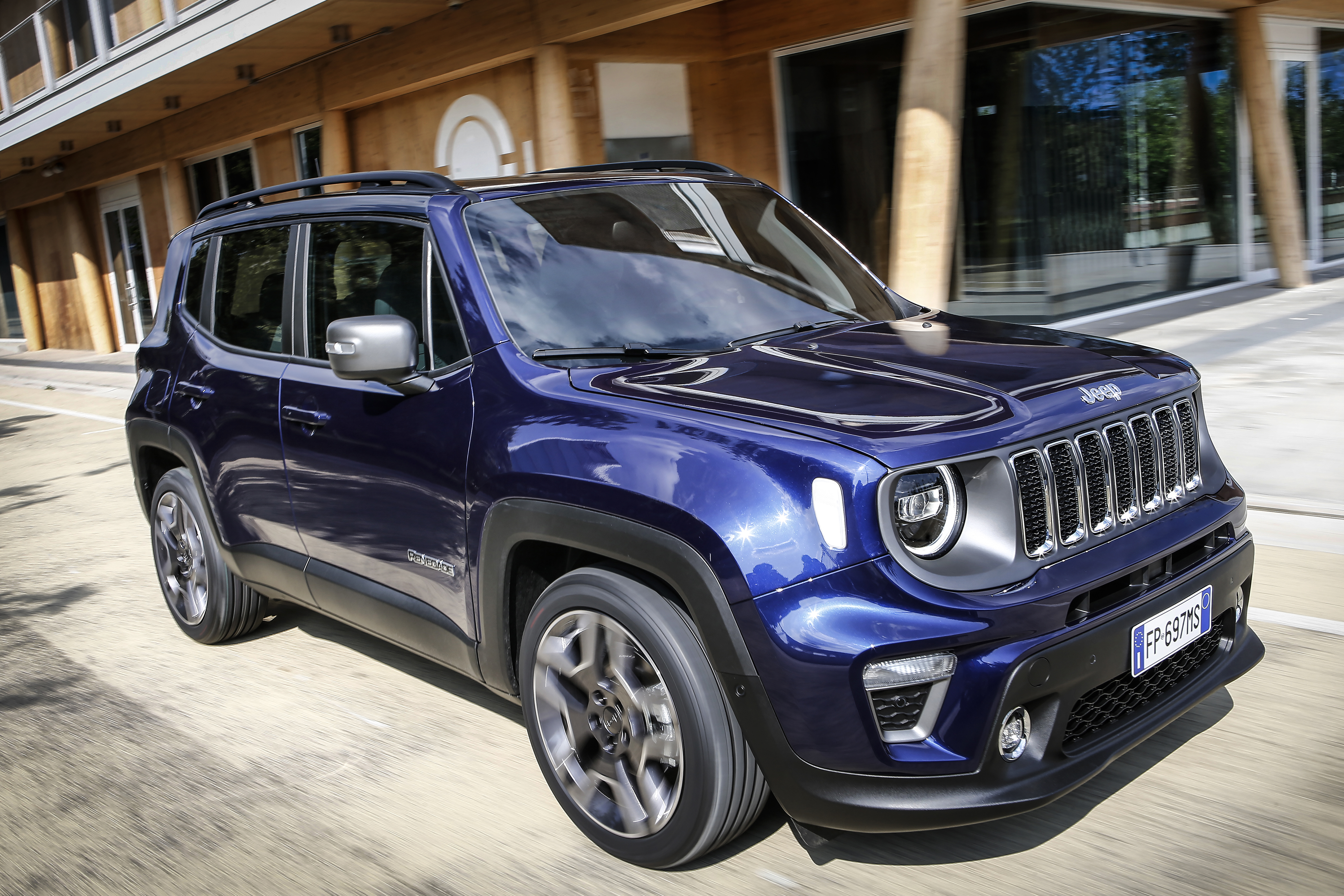New Jeep Renegade MY19_LIMITED (9) Automais