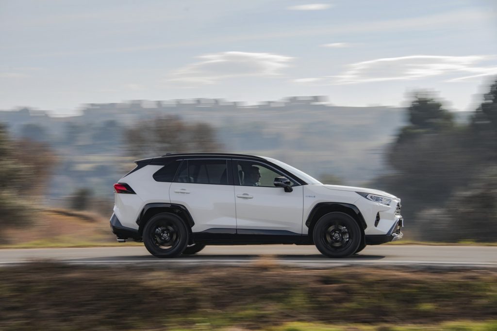 058c9f86-2019-toyota-rav4-hybrid-87