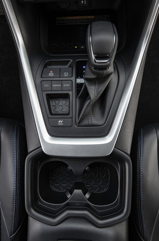 067c57a6-2019-toyota-rav4-hybrid-63