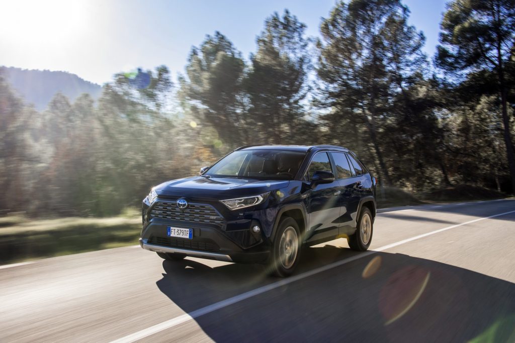 0abcfb0f-2019-toyota-rav4-hybrid-14