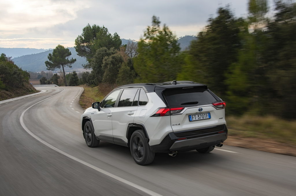 5d71460a-2019-toyota-rav4-hybrid-102