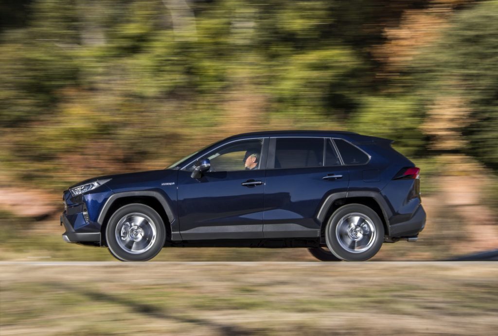 61b371ae-2019-toyota-rav4-hybrid-25
