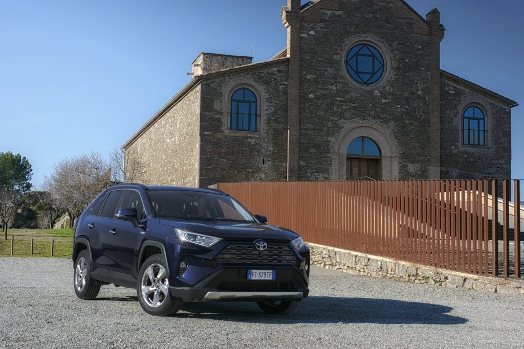 80656594-2019-toyota-rav4-hybrid-35