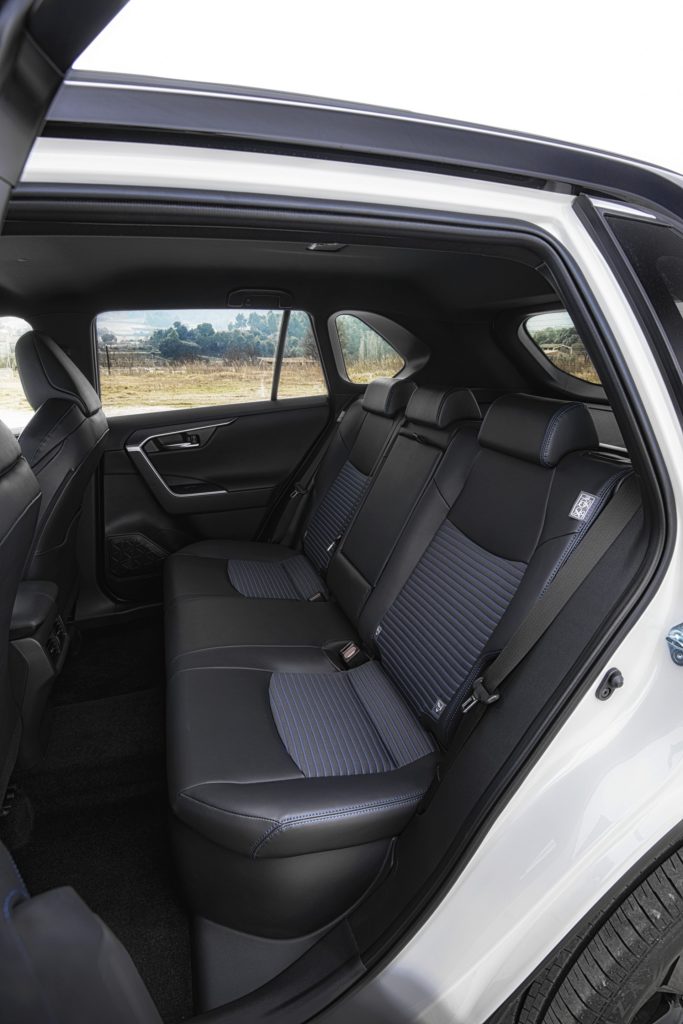 97c77d1d-2019-toyota-rav4-hybrid-45