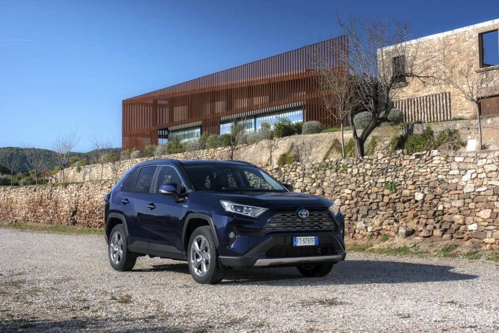 ac280d79-2019-toyota-rav4-hybrid-38