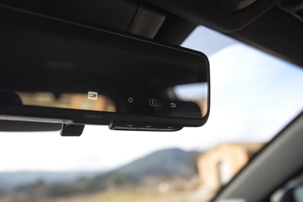 b238d4f2-2019-toyota-rav4-hybrid-59