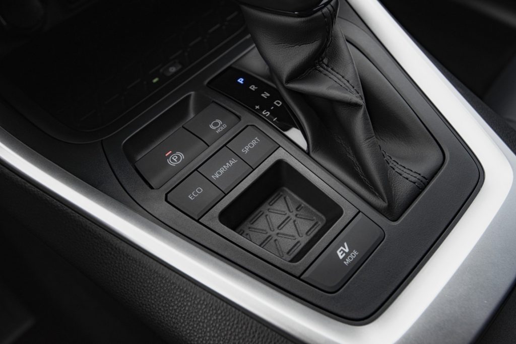 b53cc8cb-2019-toyota-rav4-hybrid-68