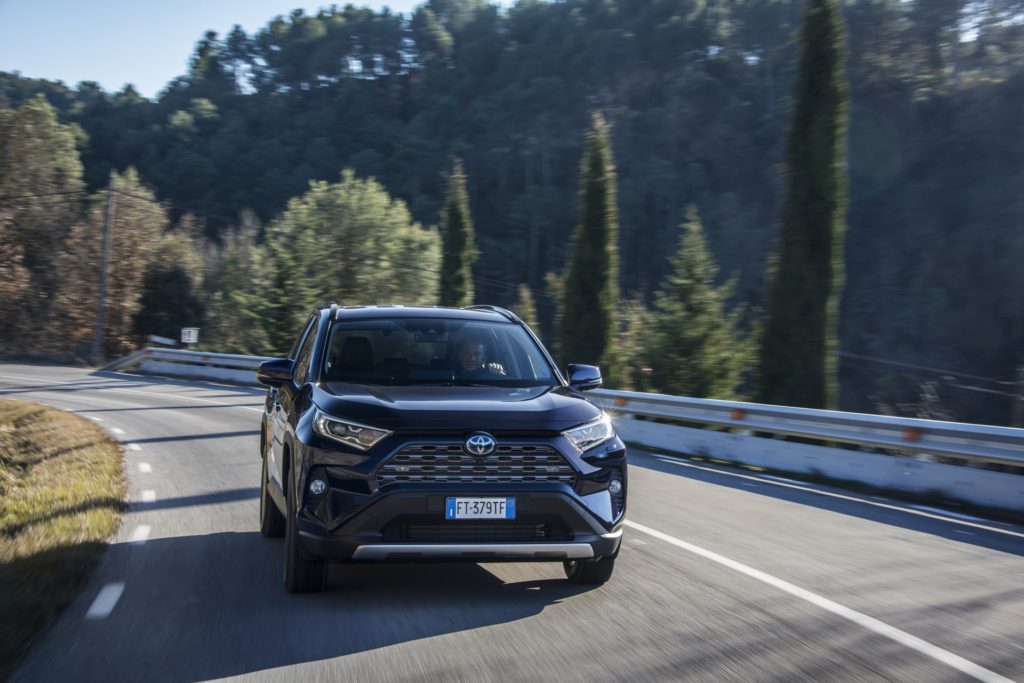 c79ed97f-2019-toyota-rav4-hybrid-24