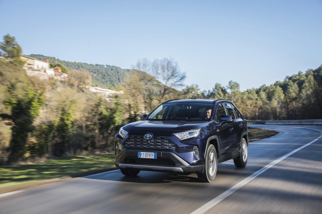 d51744ff-2019-toyota-rav4-hybrid-22
