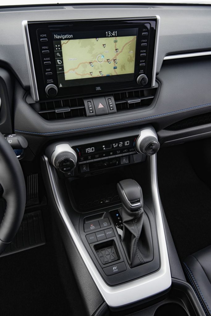 de09548a-2019-toyota-rav4-hybrid-62