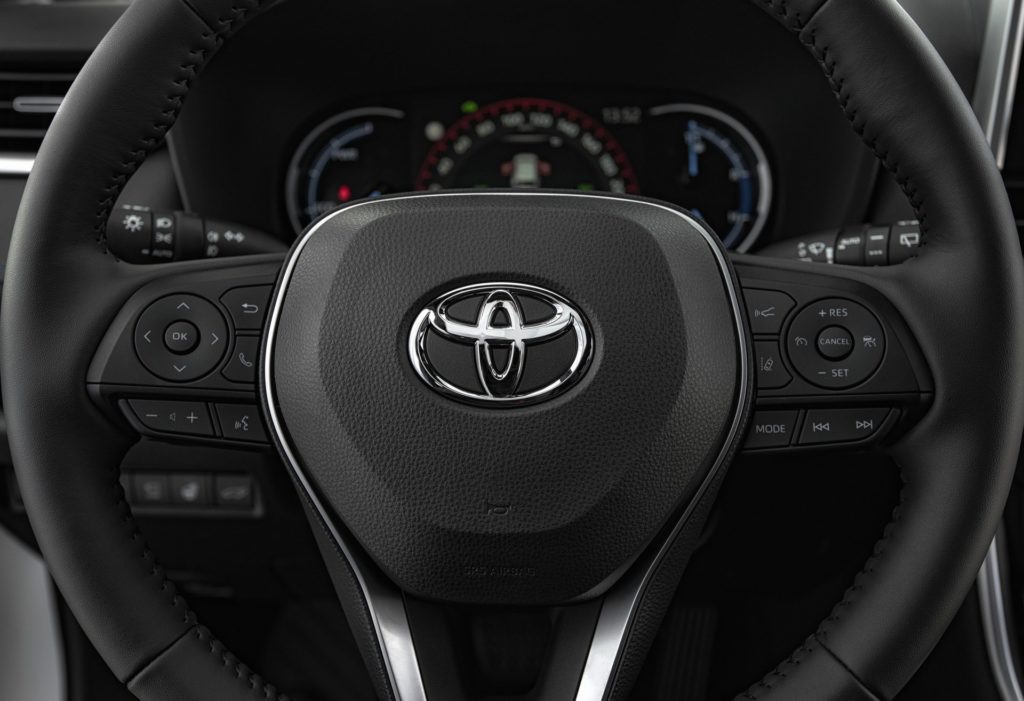 ee1c4b9c-2019-toyota-rav4-hybrid-61