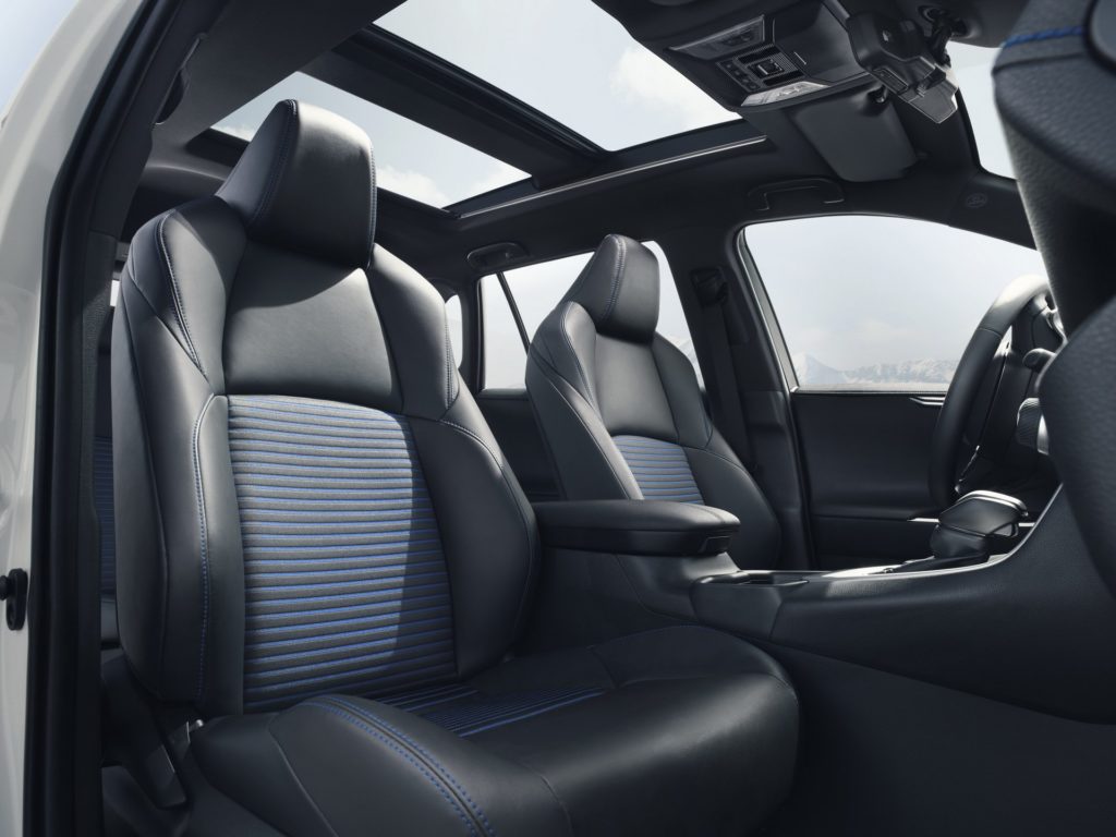 f55f7405-2019-toyota-rav4-hybrid-06