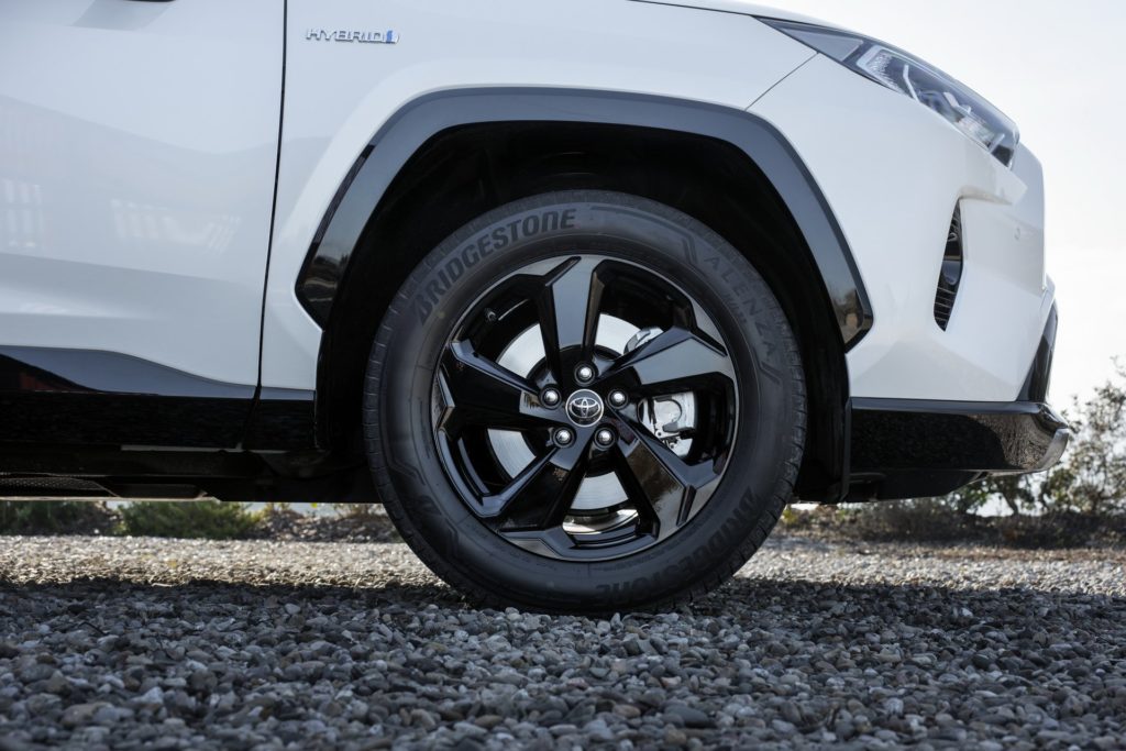 f7f7feaa-2019-toyota-rav4-hybrid-50