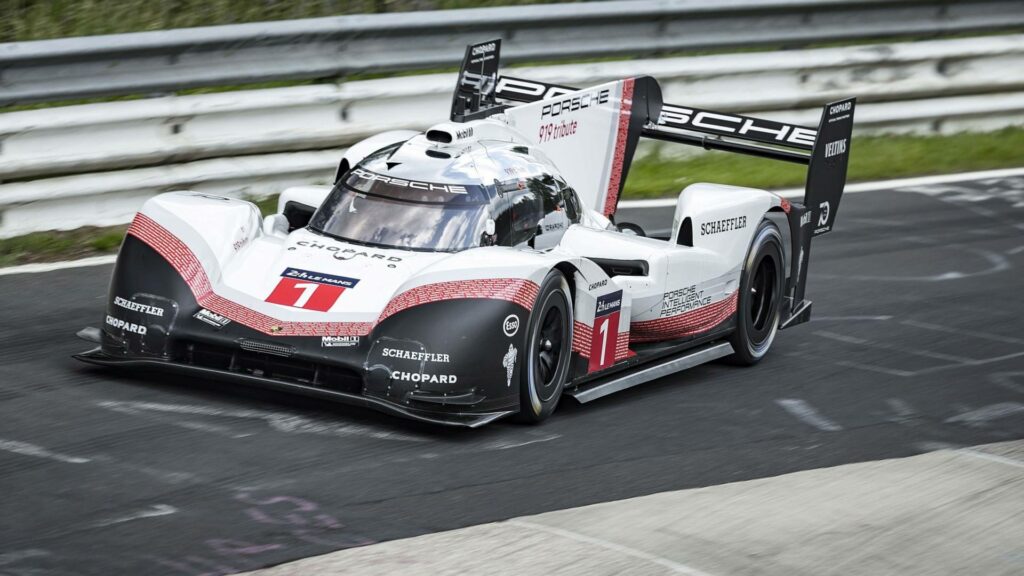 Carro elétrico de corrida da VW quebra recorde em Nürburgring